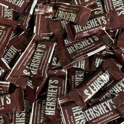 Hershey Milk Chocolate, Fun Size Candy Bars, (1 Pound) PCS USA
