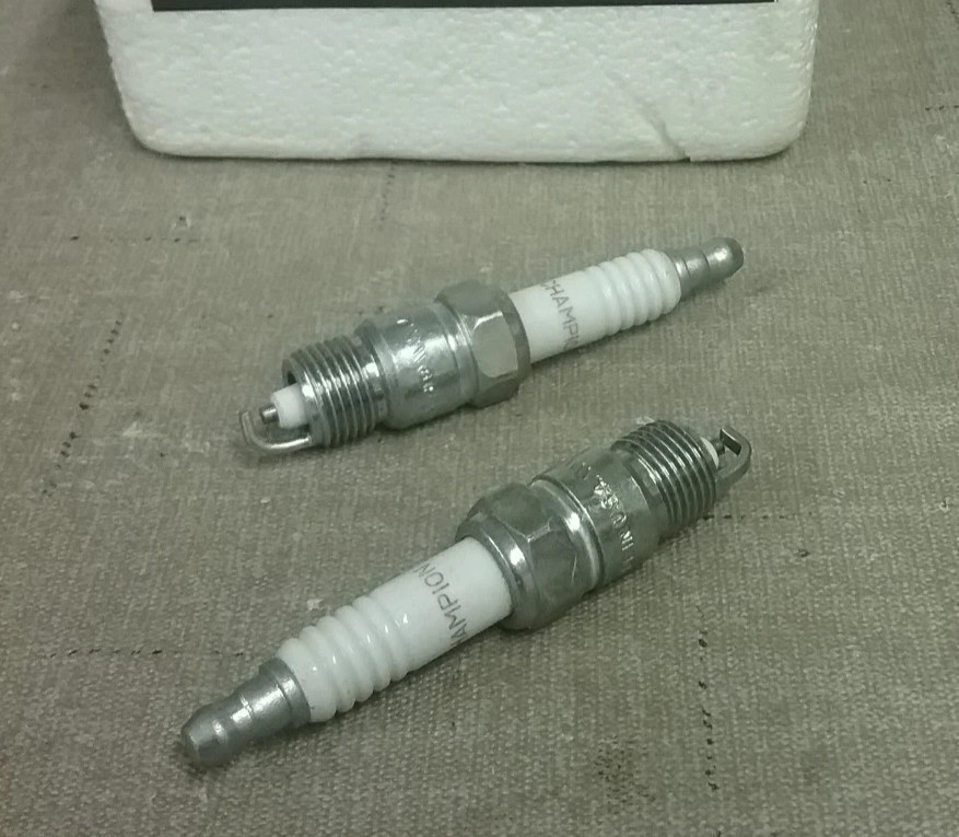 2 New Champion 25 Copper Plus Spark Plug RV17YC6  - Lot of 2