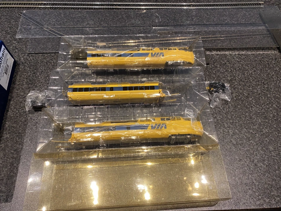 Rapido Turbo Train H0 Via Rail Canada Zugset DC DCC Sound, unbespielt OVP - Bild 3 von 4