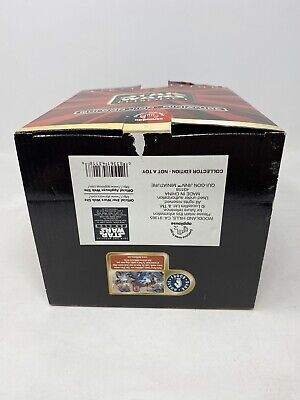 Qui-Gon's Basic Lightsaber Counter Display Box - Star Wars Collectors  Archive