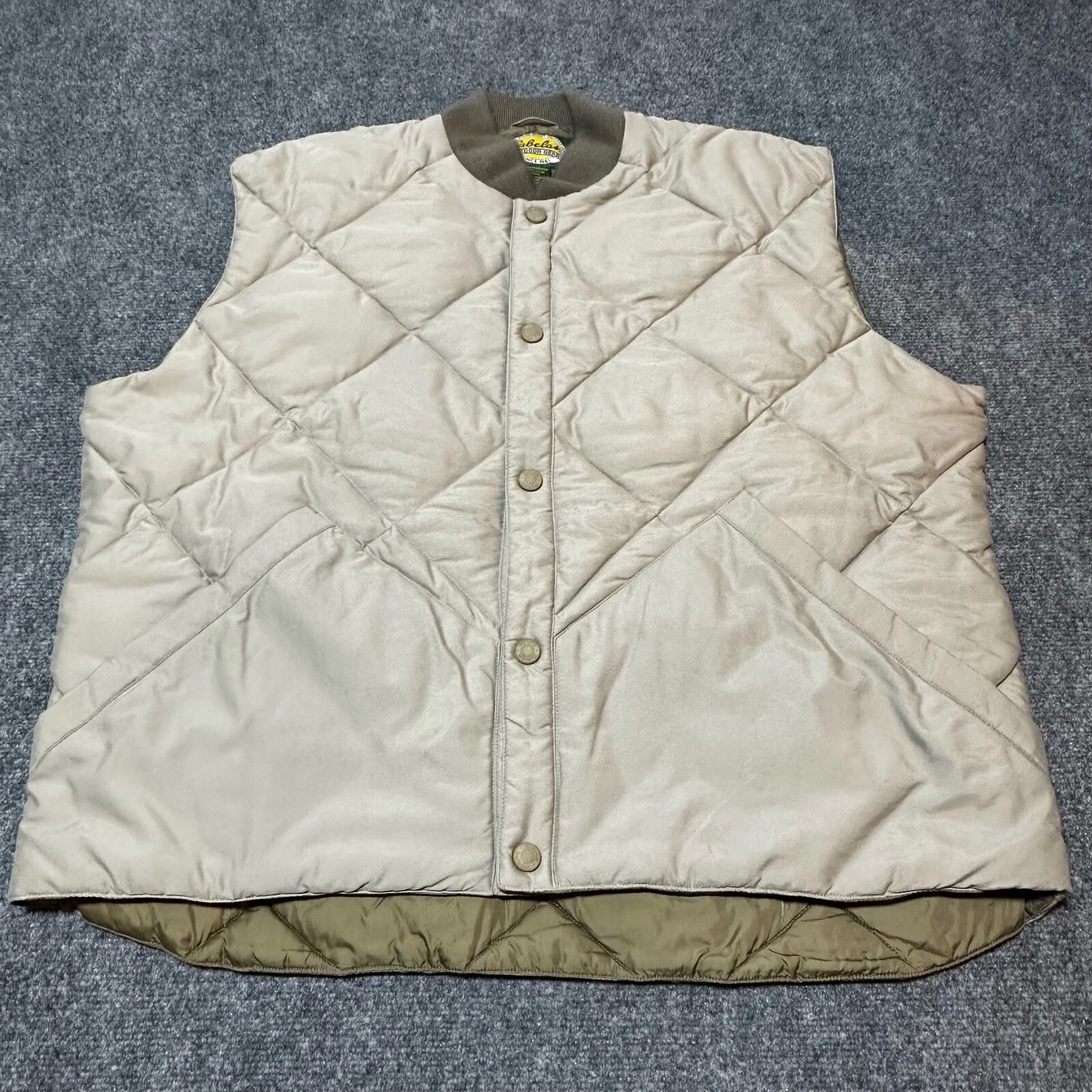 Cabelas Vest Mens Extra Large Tan Quilted Snap Button Pockets 3M Thinsulate