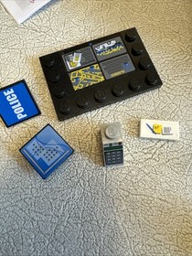 My Lego 7498 City-Town Police Station, 100% minifigures, manuals, & Lego bricks