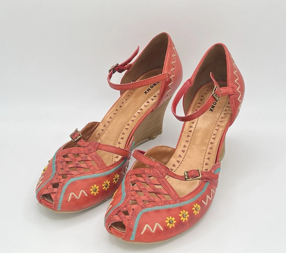 Bronx Women’s Red Leather Wedge Sandals Size 37 EU, US 6.5-7 Embroidered Brazil - Image 2 of 4