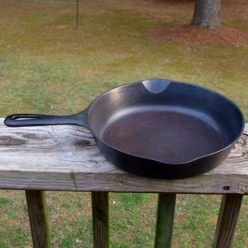 Vintage Unmarked WAGNER WARE #6 Cast Iron 9" SKILLET FRY PAN Sits Flat No Spin