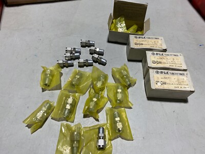 One Box of 5 Bi-Lok DCT 5-2 SS Tube Fittings Male Connectors 5/16'' x 1/8'' NPT