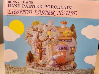 Vintage Hand Painted Porcelain Bunny Towne Toy Easter Village School House A6