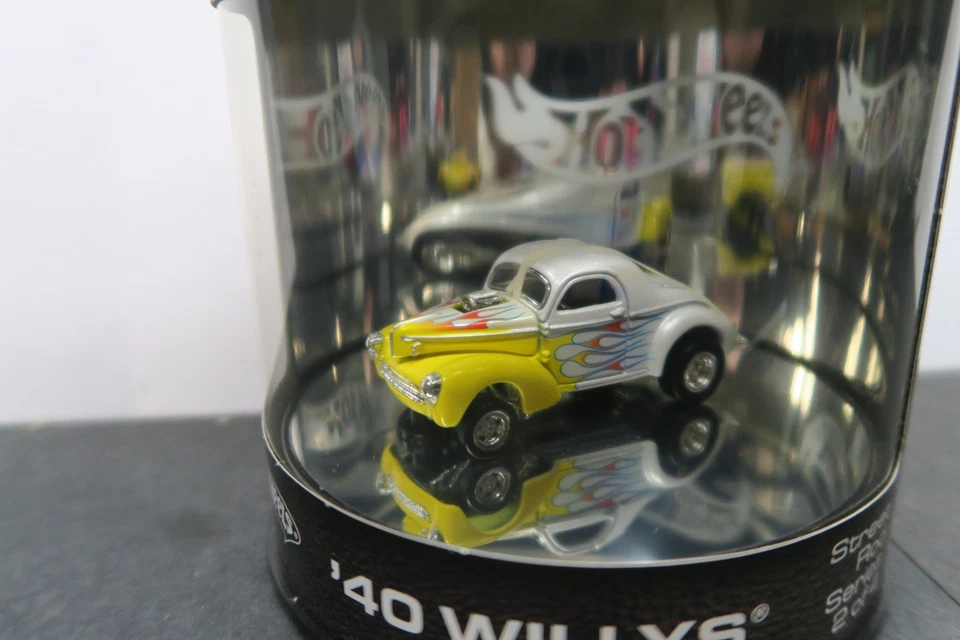 2004 HOT WHEELS OILCAN STREET ROD SERIES '40 WILLYS COUPE GASSER WHITE W/FLAMES! - Image 2 of 4