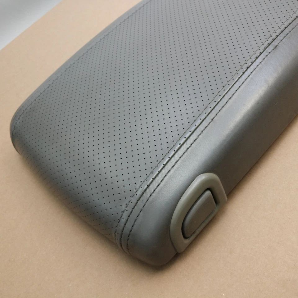 Escalade Denali 2003-2006 consola central tapa reposabrazos gris Foto 2 de 4