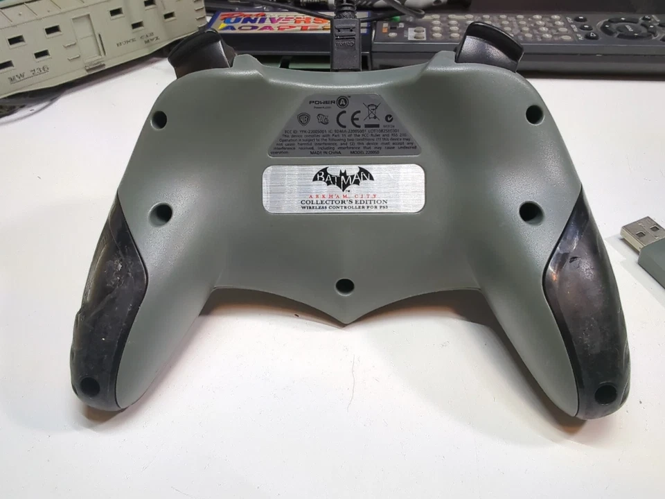 PlayStation 3 PS3 - APower Batman Arkham City Wireless Batarang Controller - Image 2 of 4