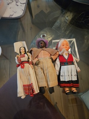Doll Set Of 3 From Diffrent Cultures  Fully Clothed And Each With A Hat