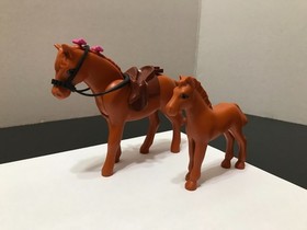 LEGO - Belville Horse Stable 7585  - Horse, Foal and Equestrian Figure Rider