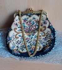 16x17cm Petit Point Lupenstickerei  Tasche mit Metall Bügel und Kette 60er Jahr 