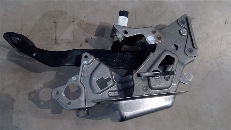 2020-2023 NISSAN VERSA СТОП ПЕДАЛЬ ТОРМОЗА С КРОНШТЕЙНОМ - Изображение 4 из 4