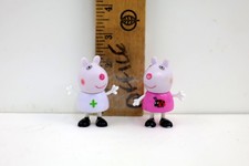 Peppa Pig Suzy Sheep Lot of 2 - Rare Nurse Figure  Ladybug Nick Jr. Cartoon