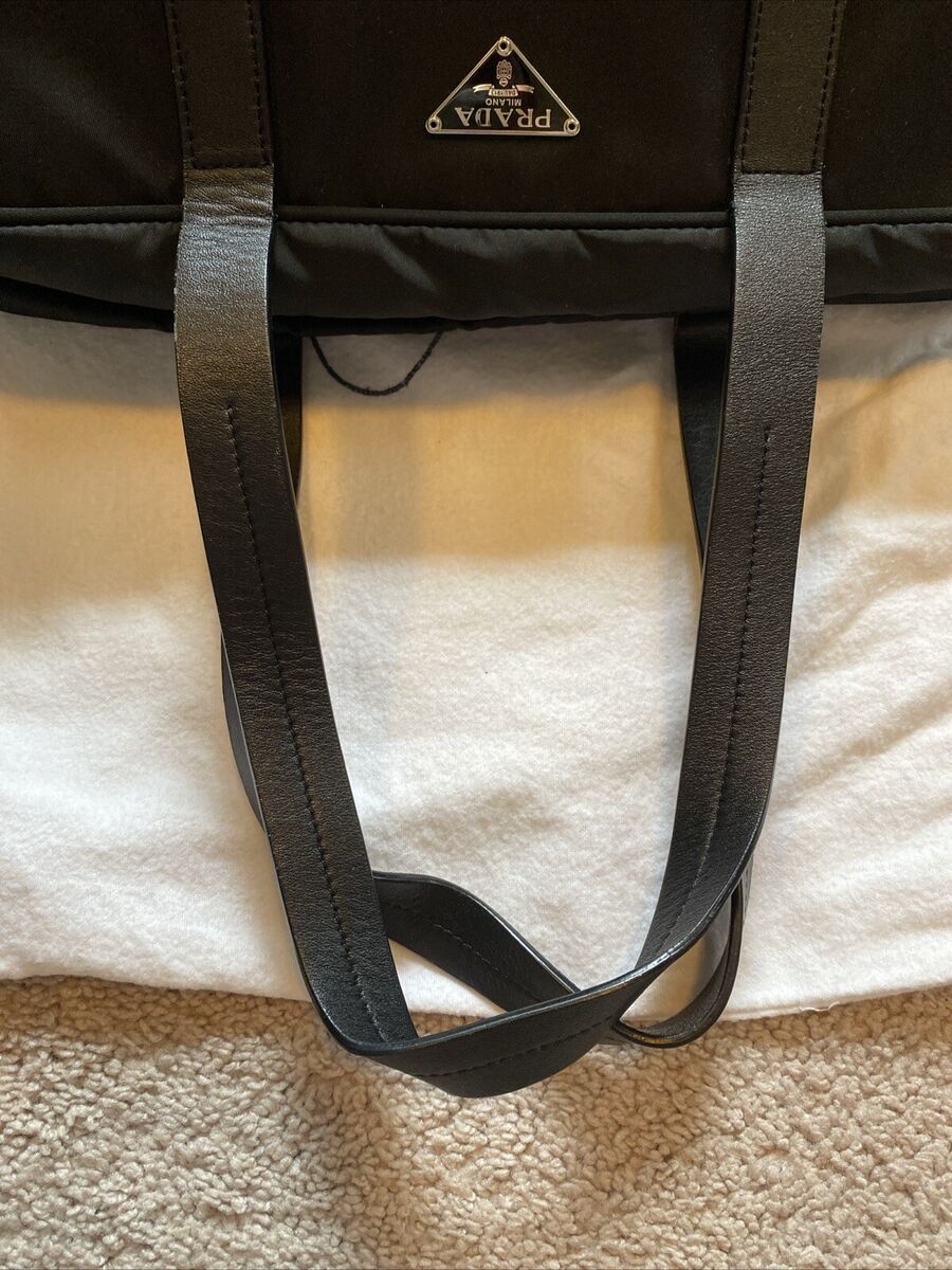 Vintage Prada Black VELA SPORT Nylon Bag Purse Tote 2000's Vintage Prada Black VELA SPORT Nylon Bag Purse Tote 2000's