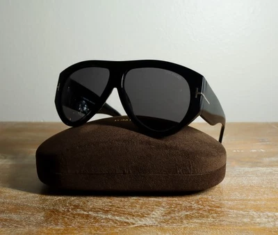 Tom Ford Bronson TF1044 Oversized Aviator Sunglasses 60mm Black/Gray Lens - Image 1 of 4