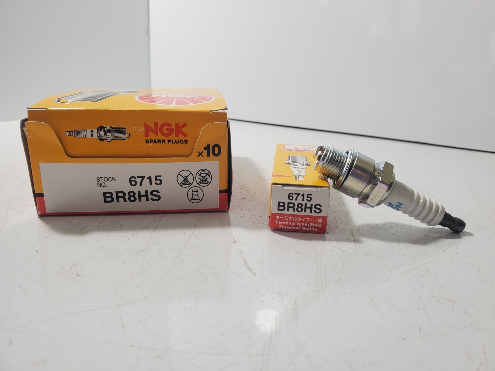 11 NGK BR8HS 6715 Spark Plugs NOS