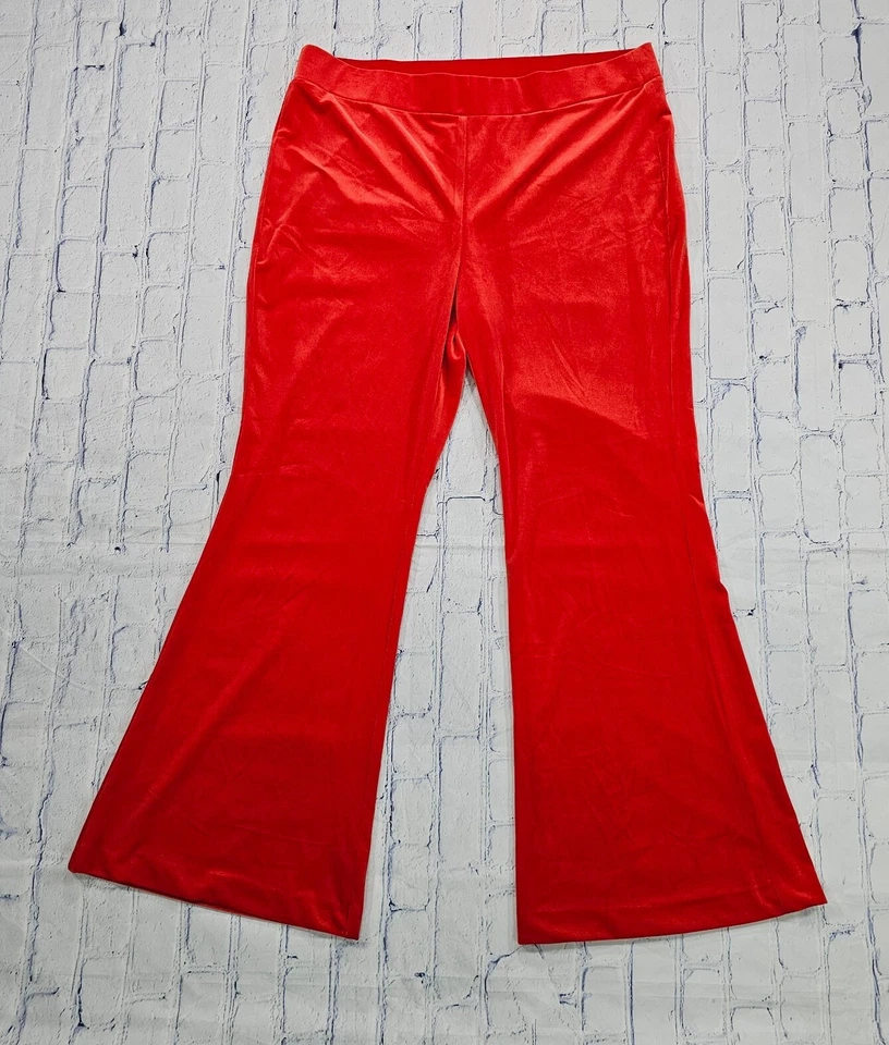 Pantalones acampanados de tiro medio de terciopelo de lujo rojo vibrante Lane Bryant MUJER PLUS 18