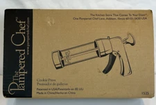 Pampered Chef Cookie Press New in Box 1525  16 Discs Baking Manual