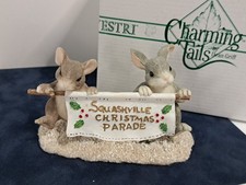 Charming Tails Parade Banner  Mouse Bunny Figurine Christmas 3
