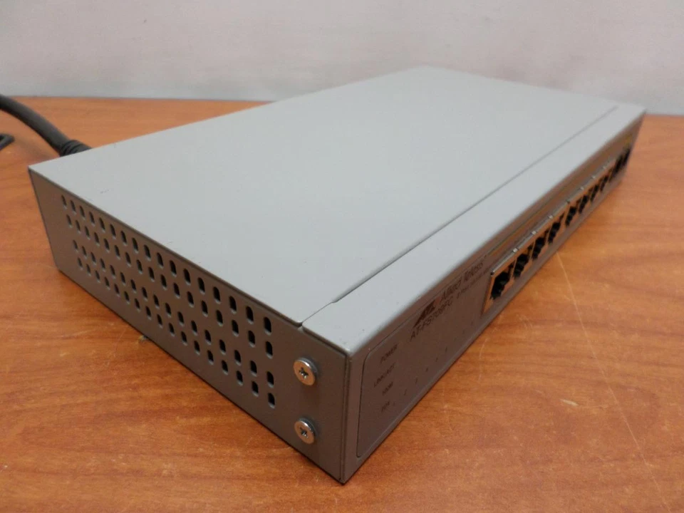 Allied Telesis AT-FS709FC 8-Port 10/100 Mbps Fast Ethernet switch w/ 100Base-FX - Image 4 of 4
