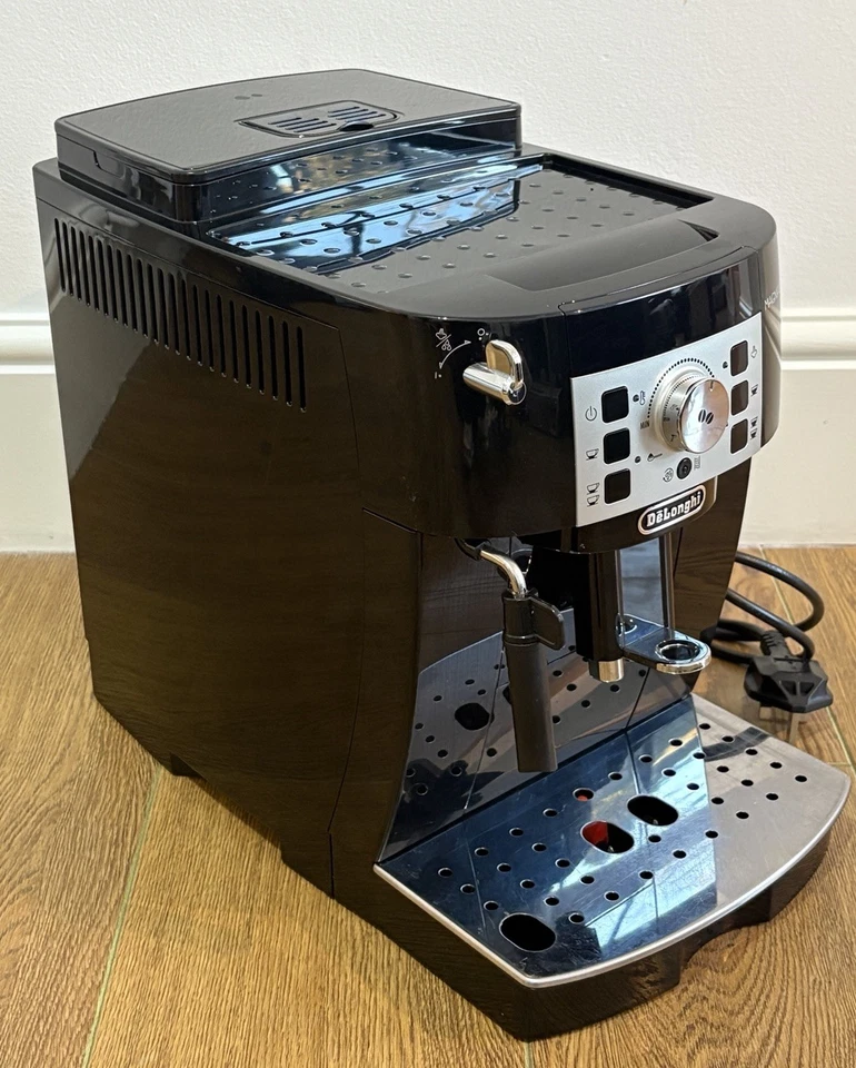 DeLonghi Magnifica S, photo 1 of 5