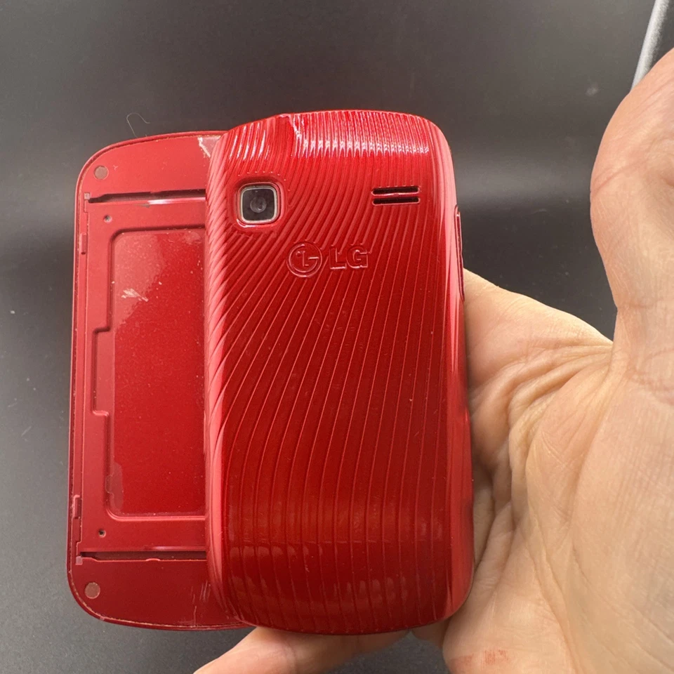 Teléfono celular deslizante LG Xenon GR500 - rojo y plateado (AT&T) Foto 3 de 4