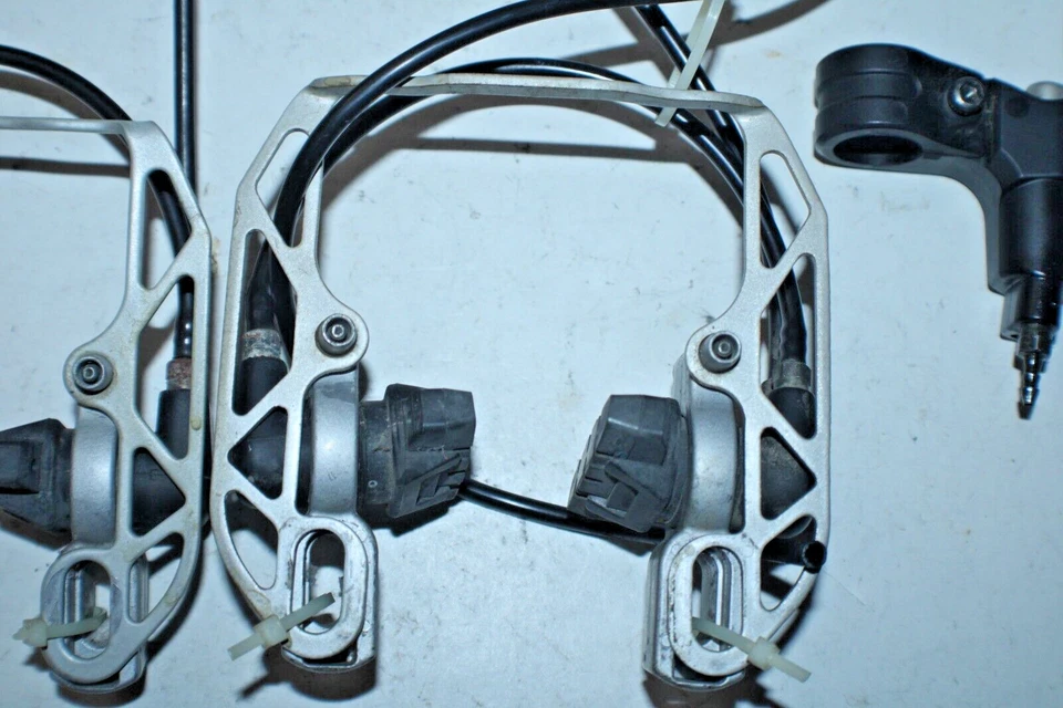 Juego de pinzas de freno de disco hidráulicas Magura HS11 EVO2 montaje en poste 22,2 mm ¡Envío a EE. UU.! Foto 4 de 4