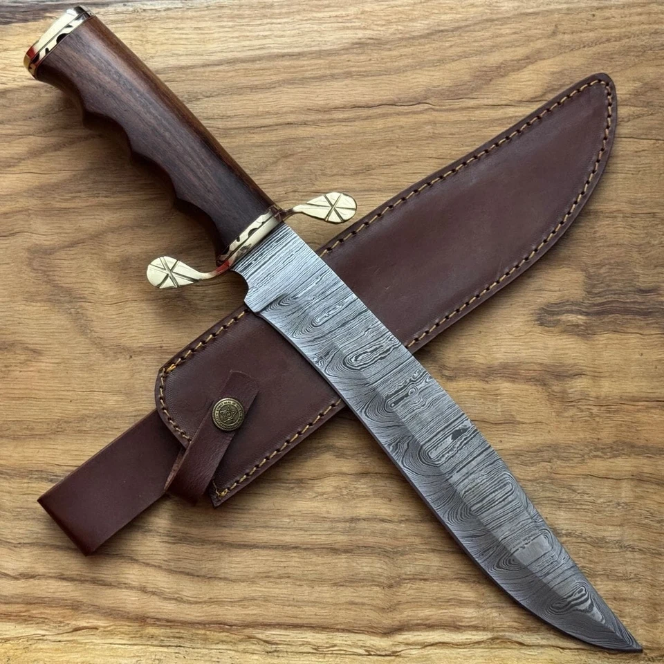 Cuchillo Bowie de caza de acero Damasco hecho a mano personalizado con funda de cuero Foto 2 de 4