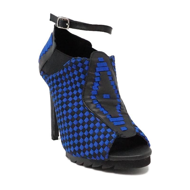 ЖЕНСКИЕ ТУФЛИ YRU SENSAI на каблуках, рекомендованная розничная цена 110,00 долларов США.