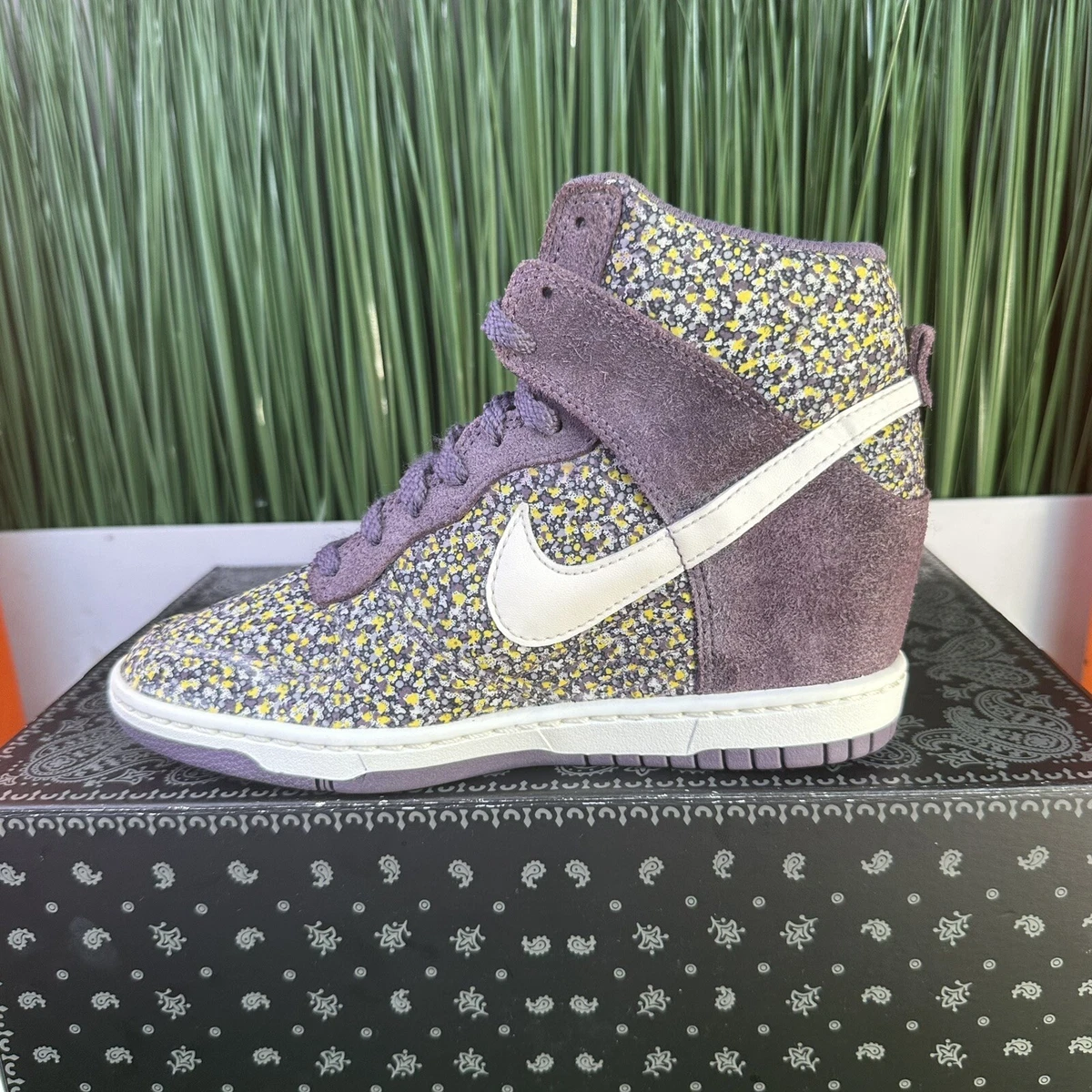 Nike dunk sky high liberty hotsell