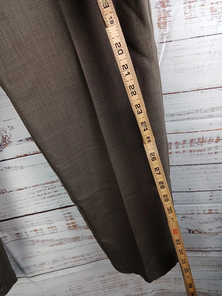 Calça social masculina Michael Kors tamanho 32W x 30L cinza plissada  - Imagem 2 de 4