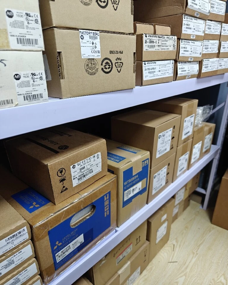 New AB 1764-24BWA SER B MicroLogix1500 24 Point Controller US US Free tax - Image 2 of 4