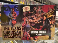 TEXAS CHAINSAW MASSACRE (1974) FAMILY DINNER PLAYSET TRICK OR TREAT STUDIOS