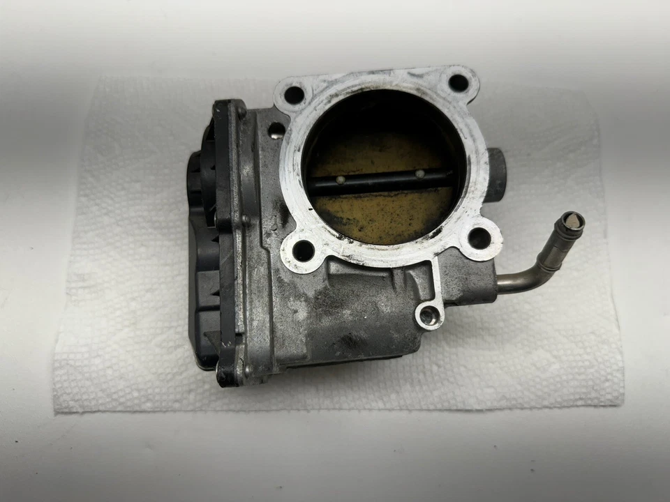 Carrocería de acelerador OE barata para Lexus IS250 2,5 L 2006 GS300 3,0 2006-2015 22030-31020 Foto 3 de 4