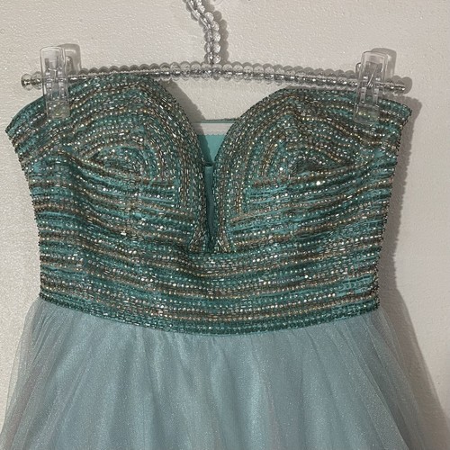 Madison James 17-278 Tulle Ball Gown With Sequin Bodice Size 8 - Picture 4 of 8
