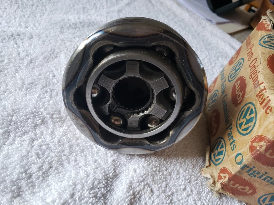 Junta CV eje transmisión Audi 80/90 B2 quattro (con ABS) - 811 407 305A Foto 3 de 4