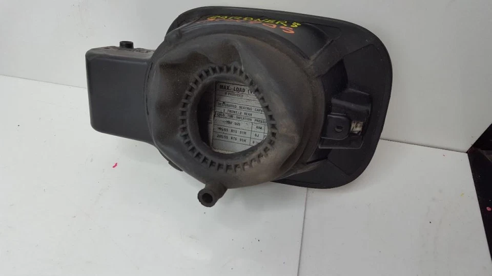 Fuel Filler Door Gas Flap 1999 00 01 02 03 04 Volkswagen Jetta IV SEDAN - Image 3 of 3