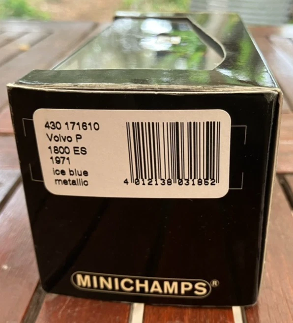 1/43 Minichamps 1971 Volvo P1800 ES Estate Ice Blue Metallic Model Car 430171610 - Image 3 of 3