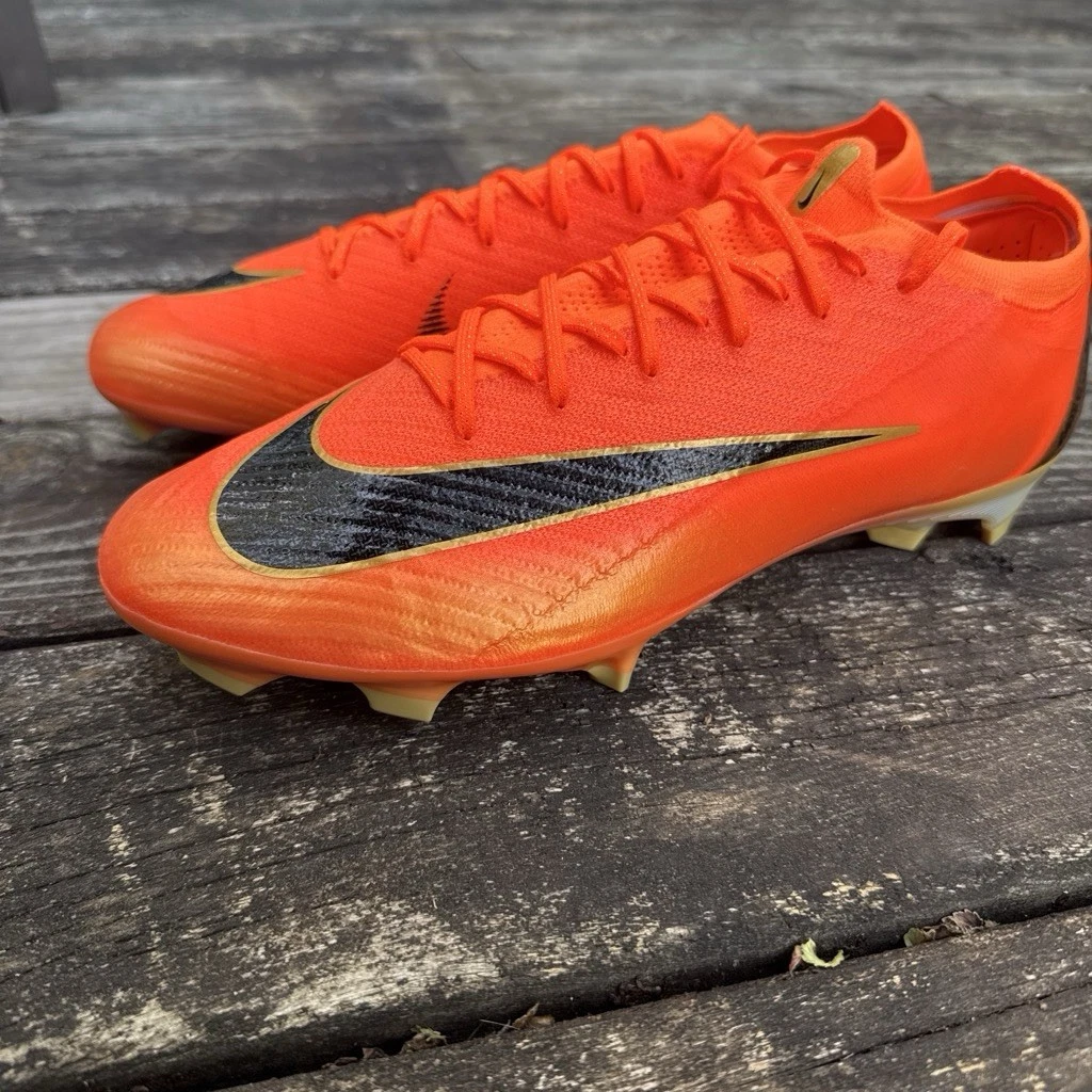Preços baixos em Nike Laranja 13 Chuteiras e Tênis de futebol dos