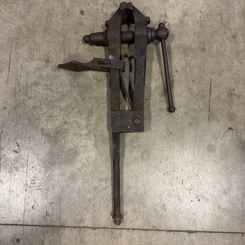 Vintage Blacksmith Post Leg Vise - 5” Jaws - Warren Tool & Forge - Great Shape - Picture 2 of 6