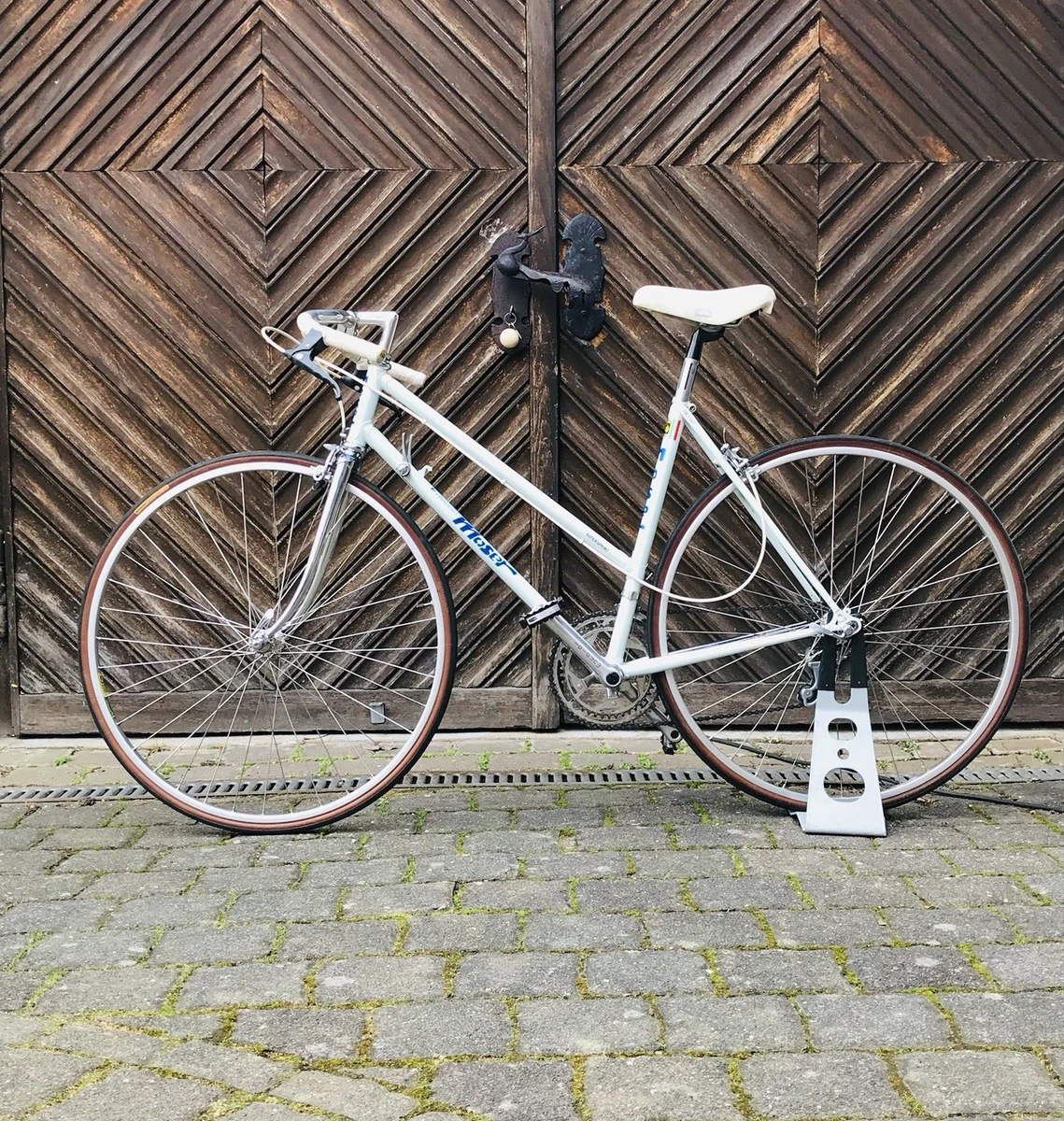 ktm trekkingräder damen KTM Veneto Light Disc Damen – Trekkingrad mit 30-Gang & Suntour – Bici No.1