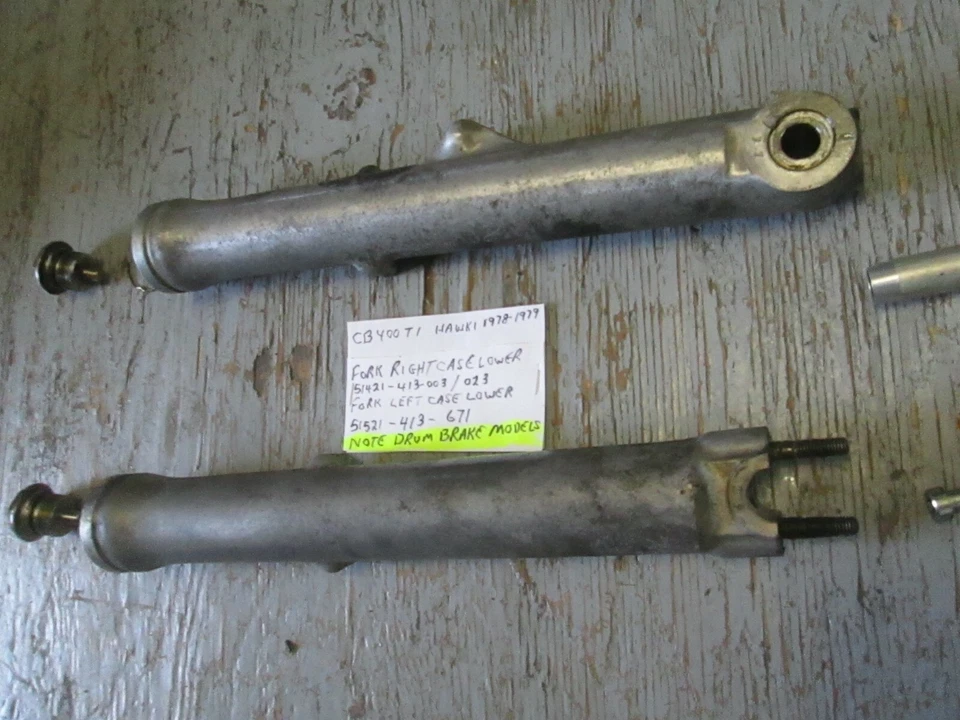 FUNDA PIERNA HORQUILLA INFERIOR DERECHA/IZQUIERDA HONDA CB400T1, 51521-413-671 / 51421-413-023 Foto 3 de 4