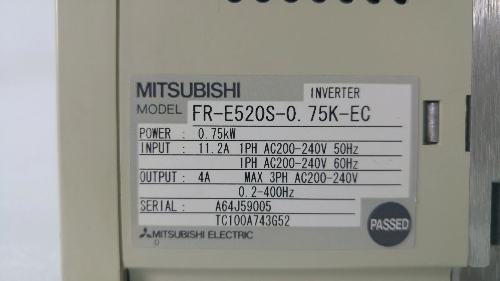 Nameplate: Mitsubishi FR-E520S-0.75K-EC, 0.75 kW, 1PH 200-240V in, 4A 3PH out, 0.2-400Hz