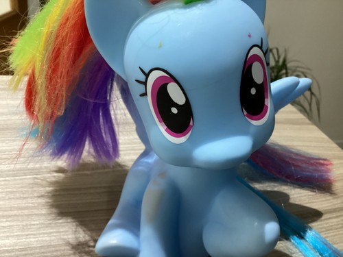 My Little Pony Rainbow Dash large seated vinyl figure - Picture 6 of 8