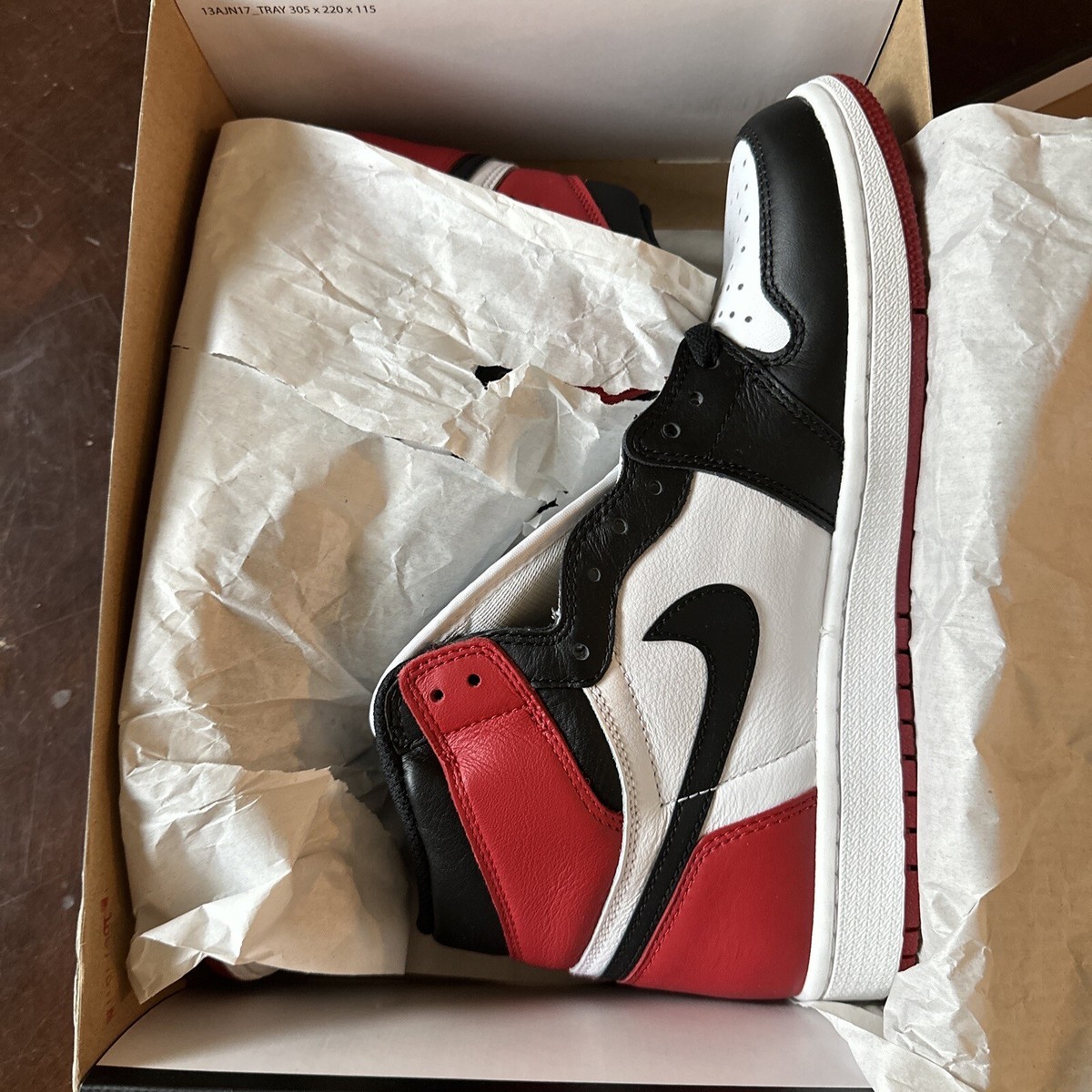 Size 8.5 - DS Nike Jordan 1 Retro High OG Black Toe 2016 100