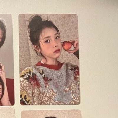 IU Photocard IU Official [2025 Season's Greetings]_1 Pick of 10