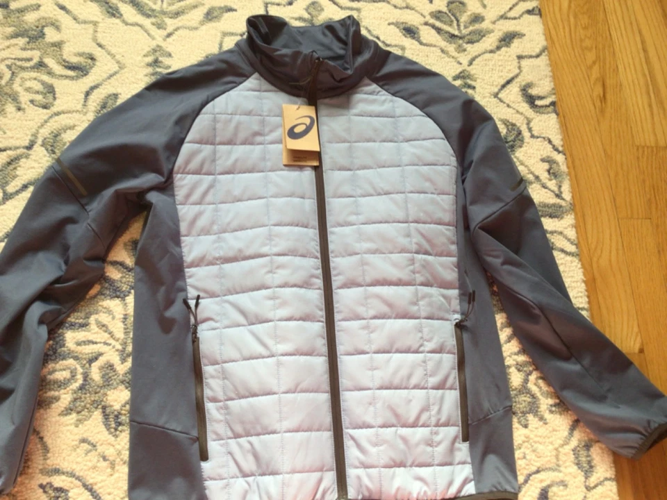 NUEVO CON ETIQUETAS ASICS Chaqueta Híbrida Cremallera Completa Para Hombre Azul Talla Mediana Atlética Correr Foto 3 de 4