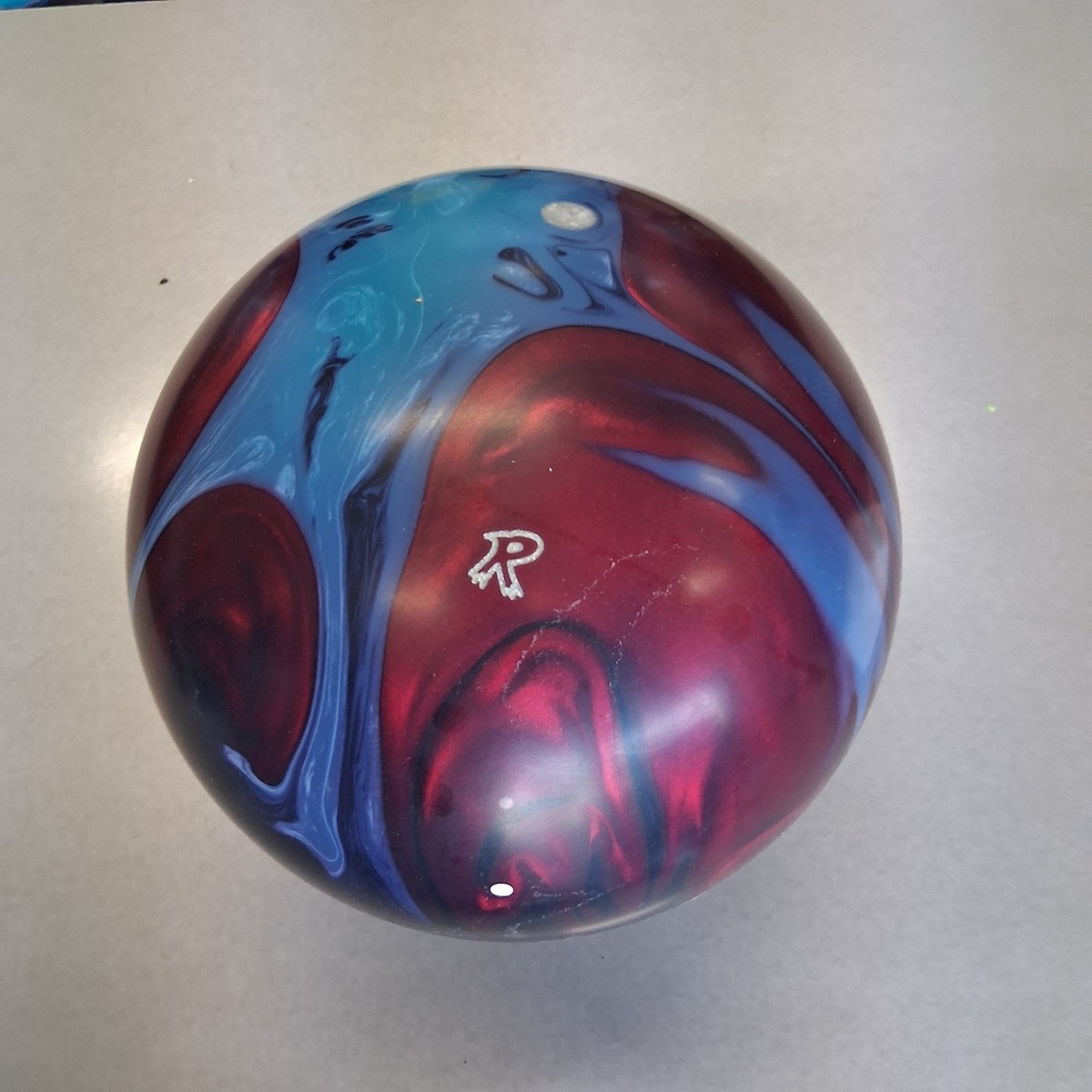RADICAL CONSPIRACY ボウリングボール 15LB Radical Conspiracy Hybrid bowling ball 15 LB NEW IN BOX 1ST