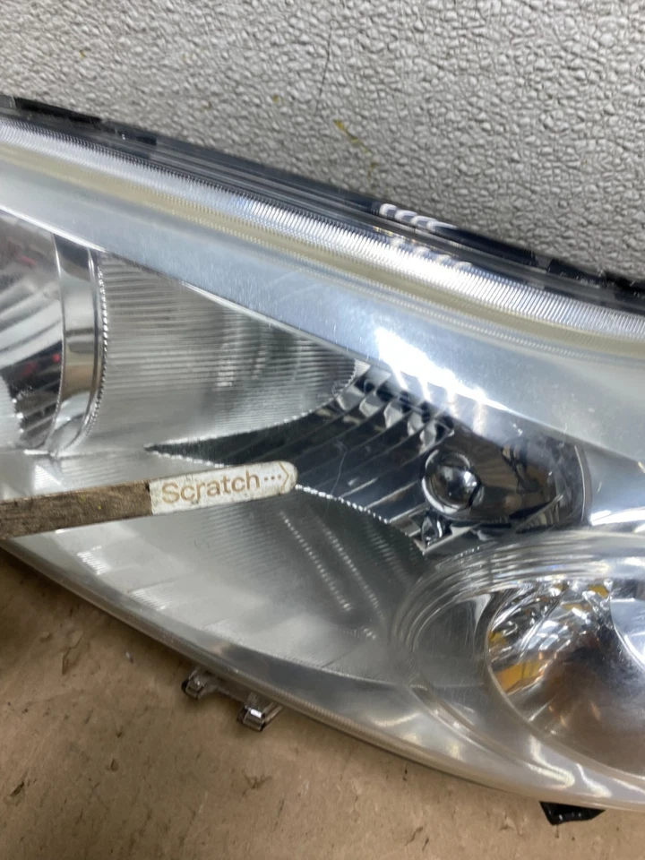 2009 to 2014 Toyota Matrix Left Driver LH Halogen Headlight Oem U7114 DG - Image 4 of 4